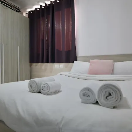 Valletta View 2br With Terrace 그지라