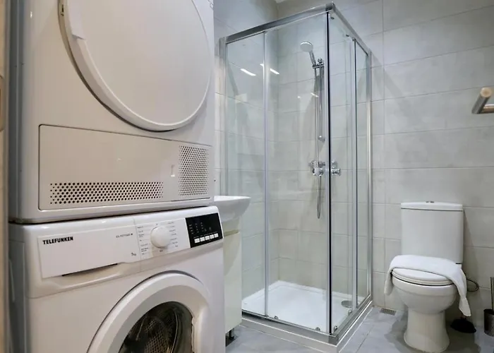 Valletta View 2br With Terrace 아파트 그지라