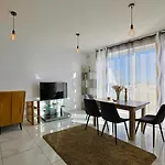 Valletta View 2br With Terrace Gzira