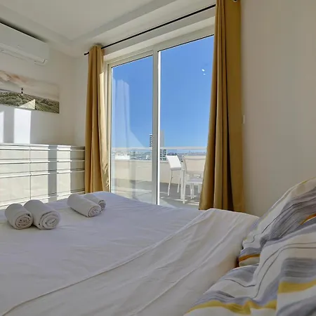 Valletta View 2br With Terrace Apartment *