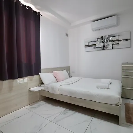 Valletta View 2br With Terrace * Gzira