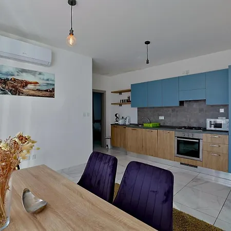 Valletta View 2br With Terrace * Gzira