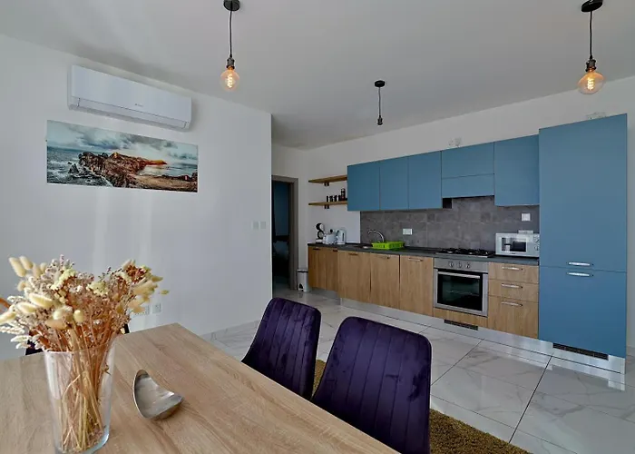 Valletta View 2br With Terrace * Gzira